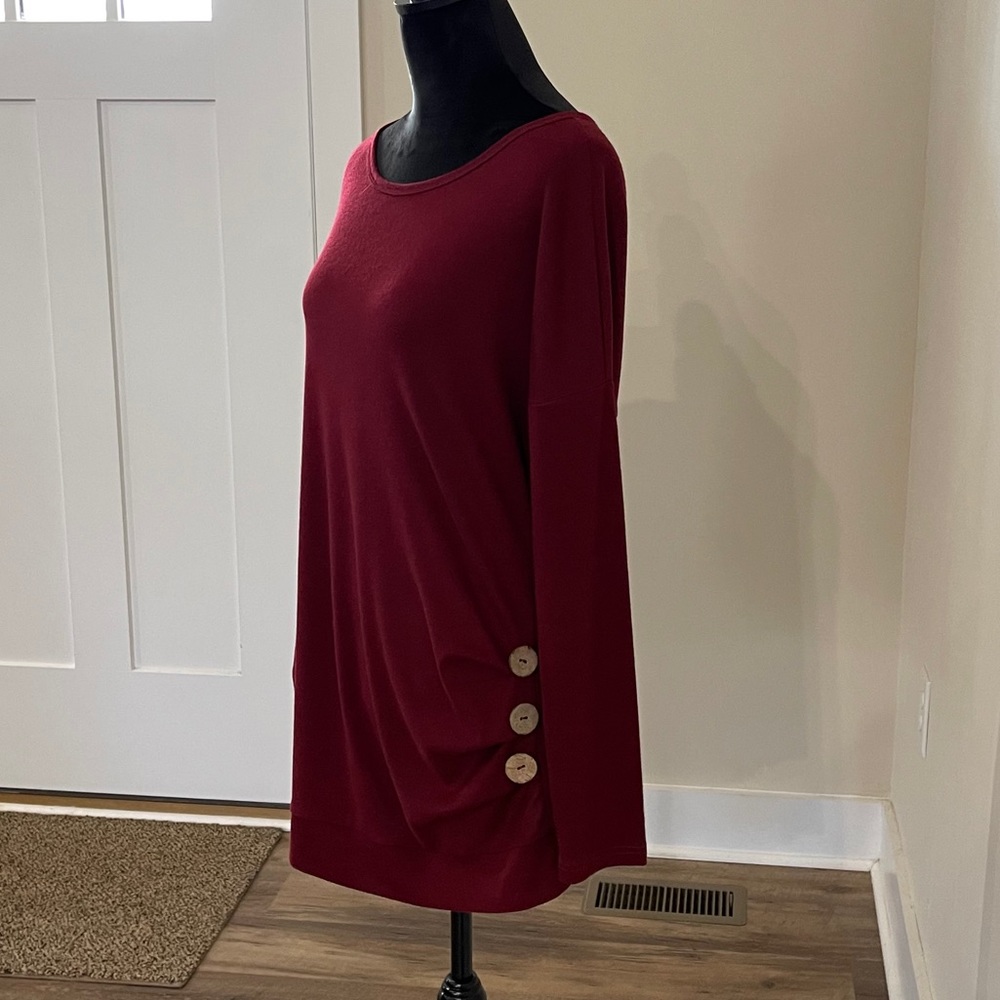 Red sweater - Picture 2 of 5